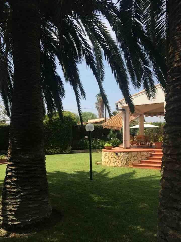 Villa Le tre Palme à Fontane Bianche Extérieur photo