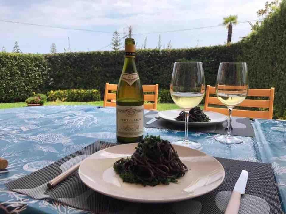 Villa Le tre Palme à Fontane Bianche Extérieur photo