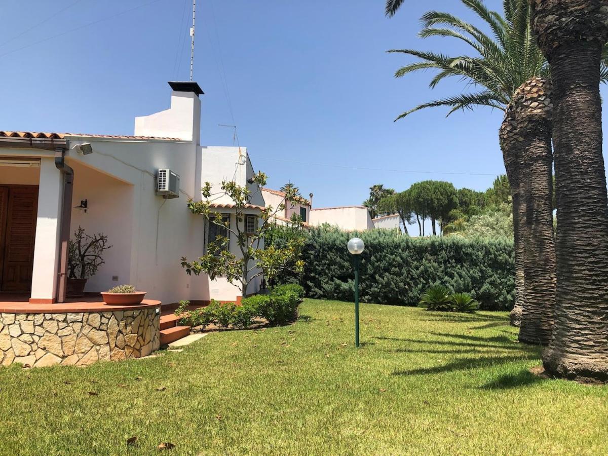 Villa Le tre Palme à Fontane Bianche Extérieur photo