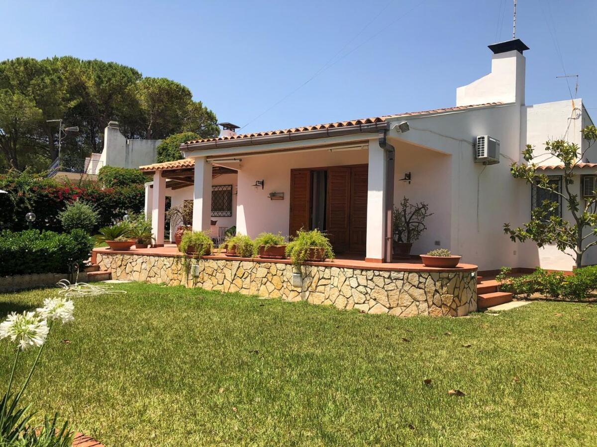 Villa Le tre Palme à Fontane Bianche Extérieur photo
